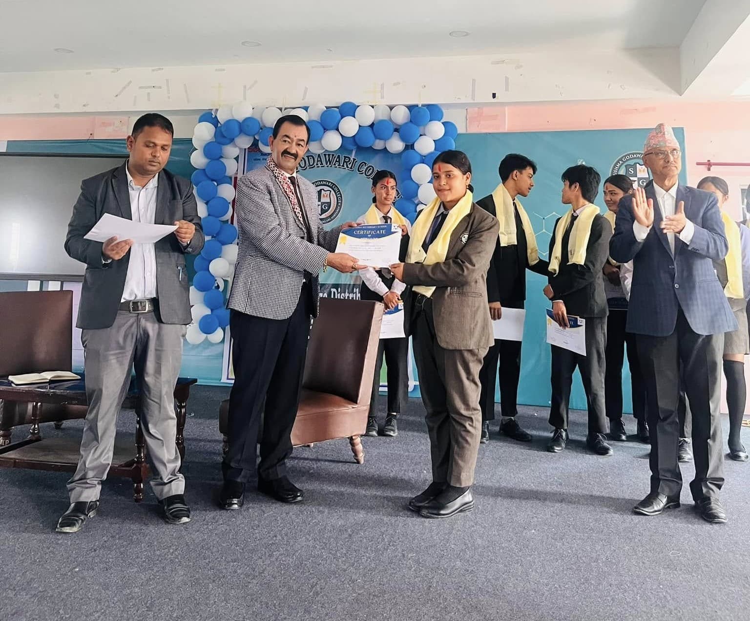 Winner and Price Distribution